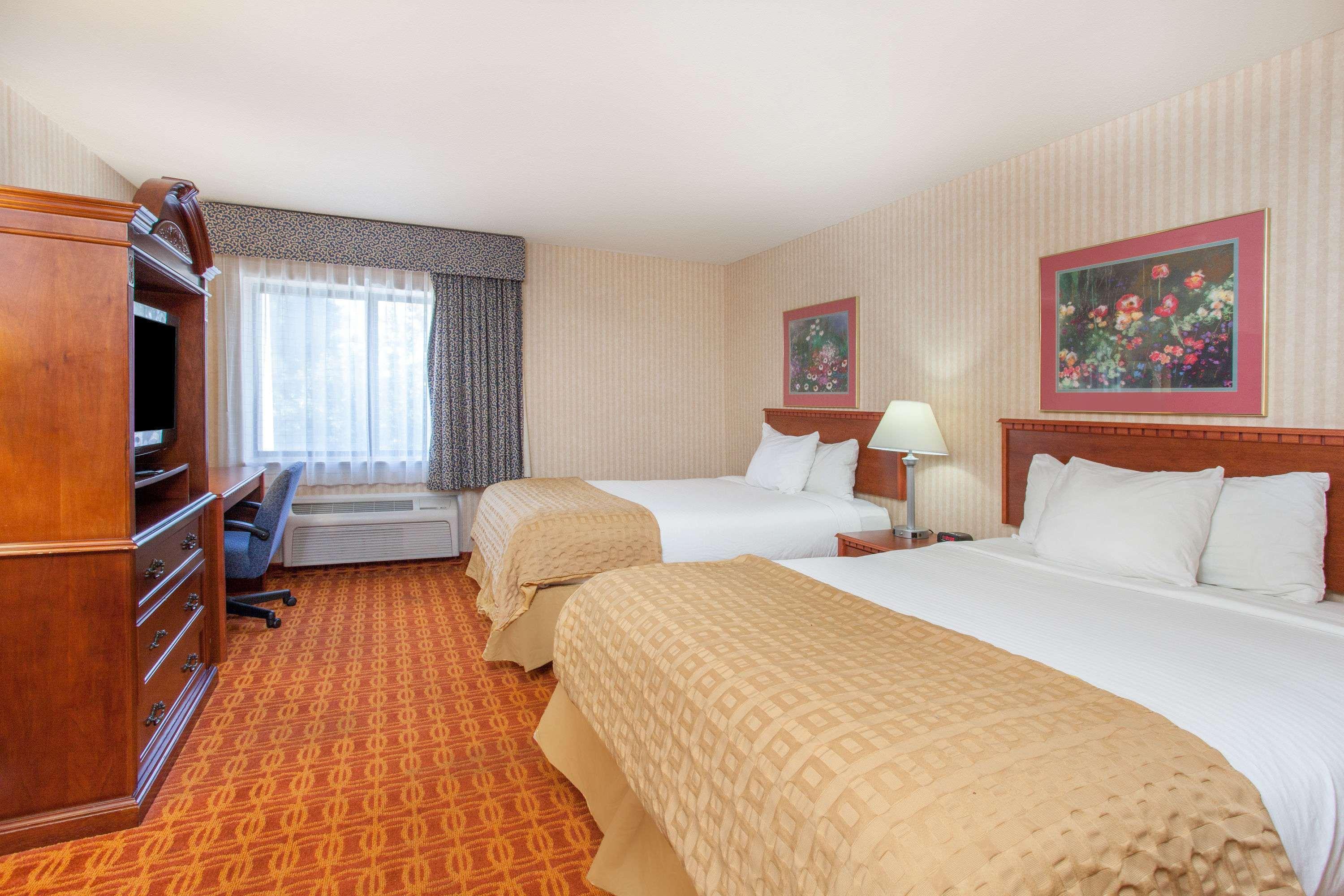 Baymont by Wyndham Detroit/Roseville Extérieur photo