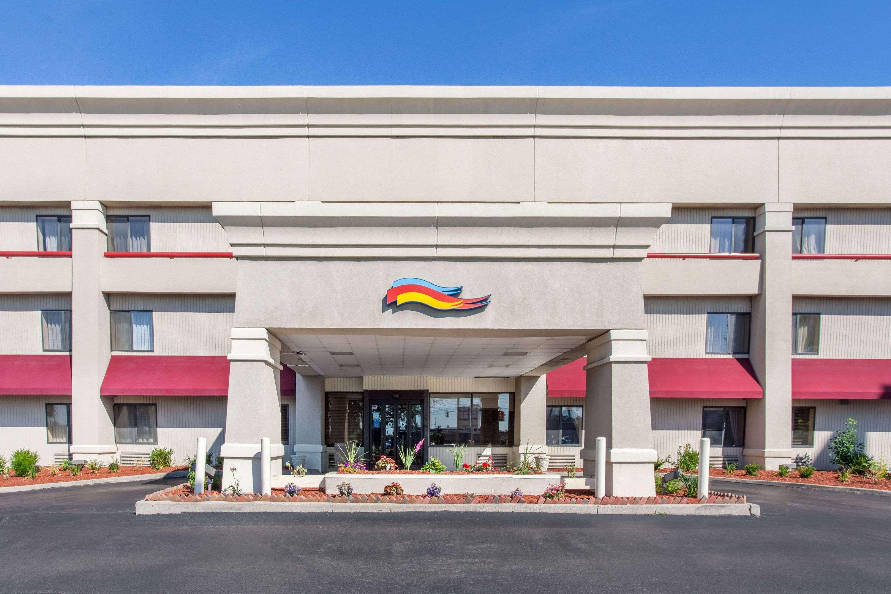Baymont by Wyndham Detroit/Roseville Extérieur photo